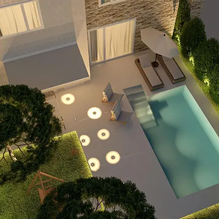 Swimming Pool At Gjiri Lalzit * 德拉克
